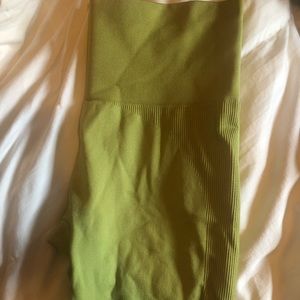 SET ACTIVE leggings in matcha